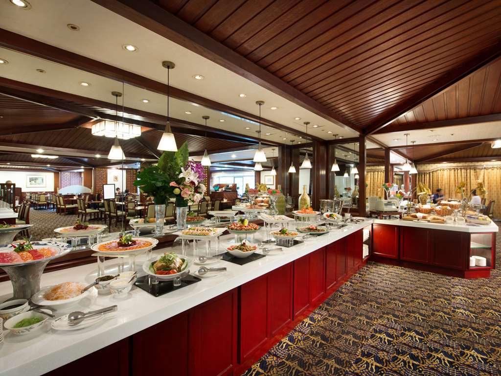 The Howard Plaza Hotel Тайбэй Ресторан фото The buffet at the hotel