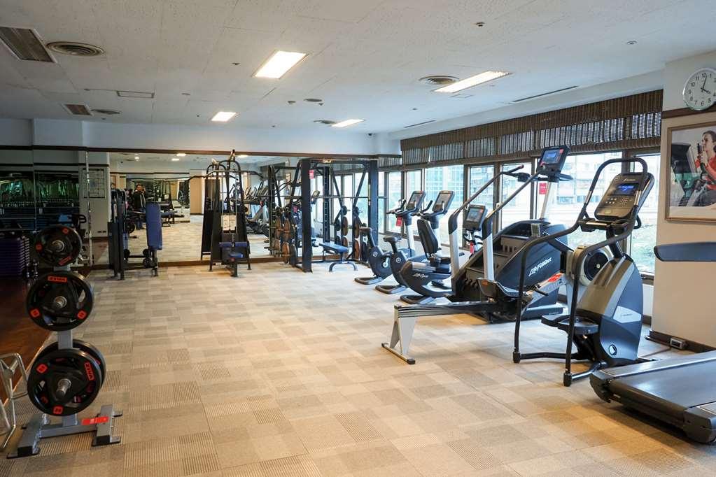 The Howard Plaza Hotel Тайбэй Удобства фото The gym at the hotel