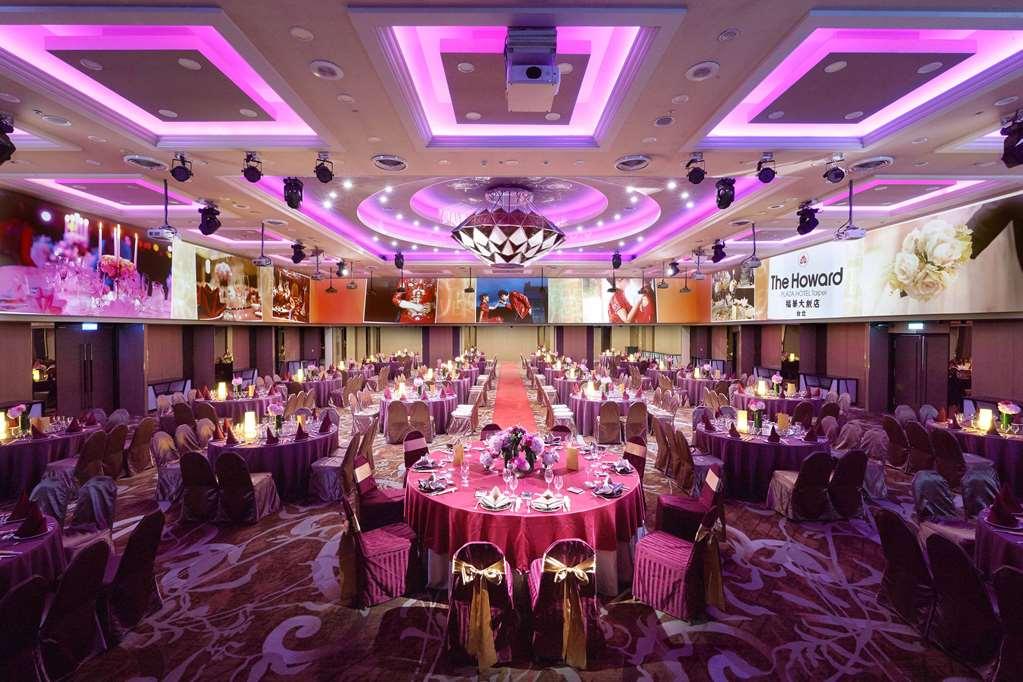 The Howard Plaza Hotel Тайбэй Экстерьер фото The ballroom at the Renaissance Hotel