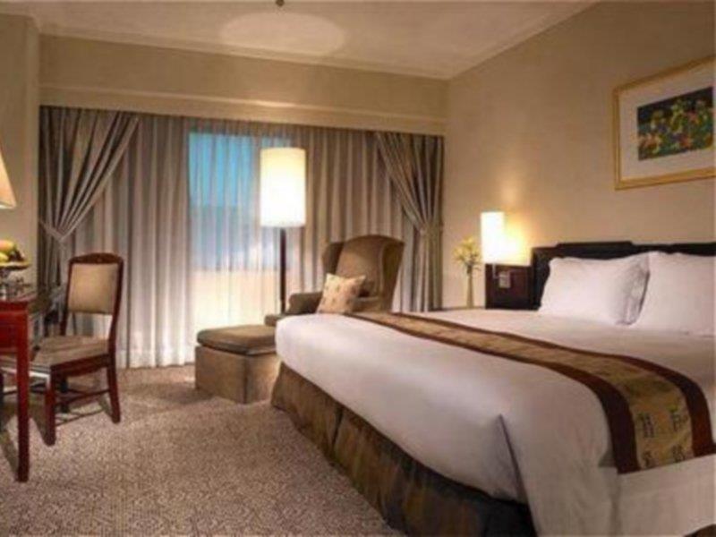 The Howard Plaza Hotel Тайбэй Номер фото A room at the hotel
